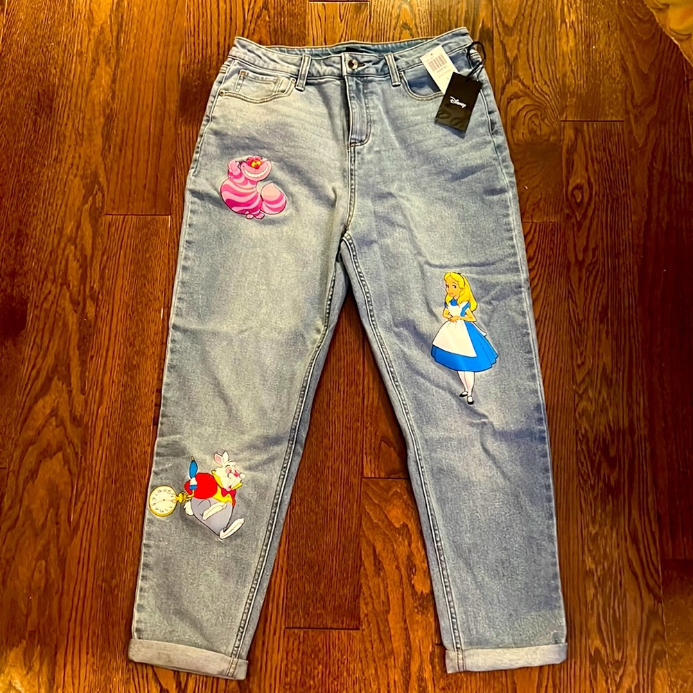 NWT Hot Topic Disney Mom Jeans Alice in Wonderland size 9 - runs big